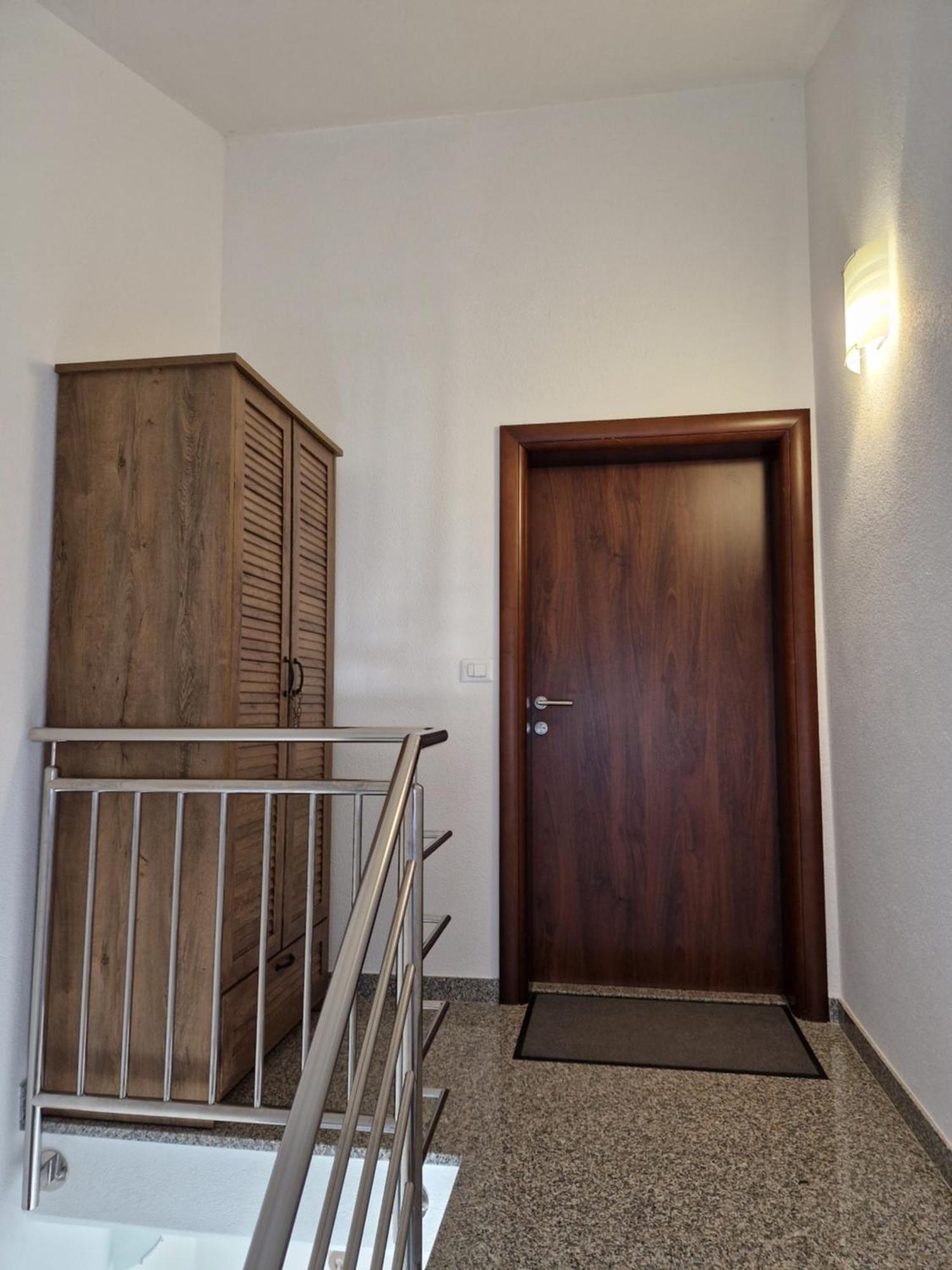 Luka Apartment *